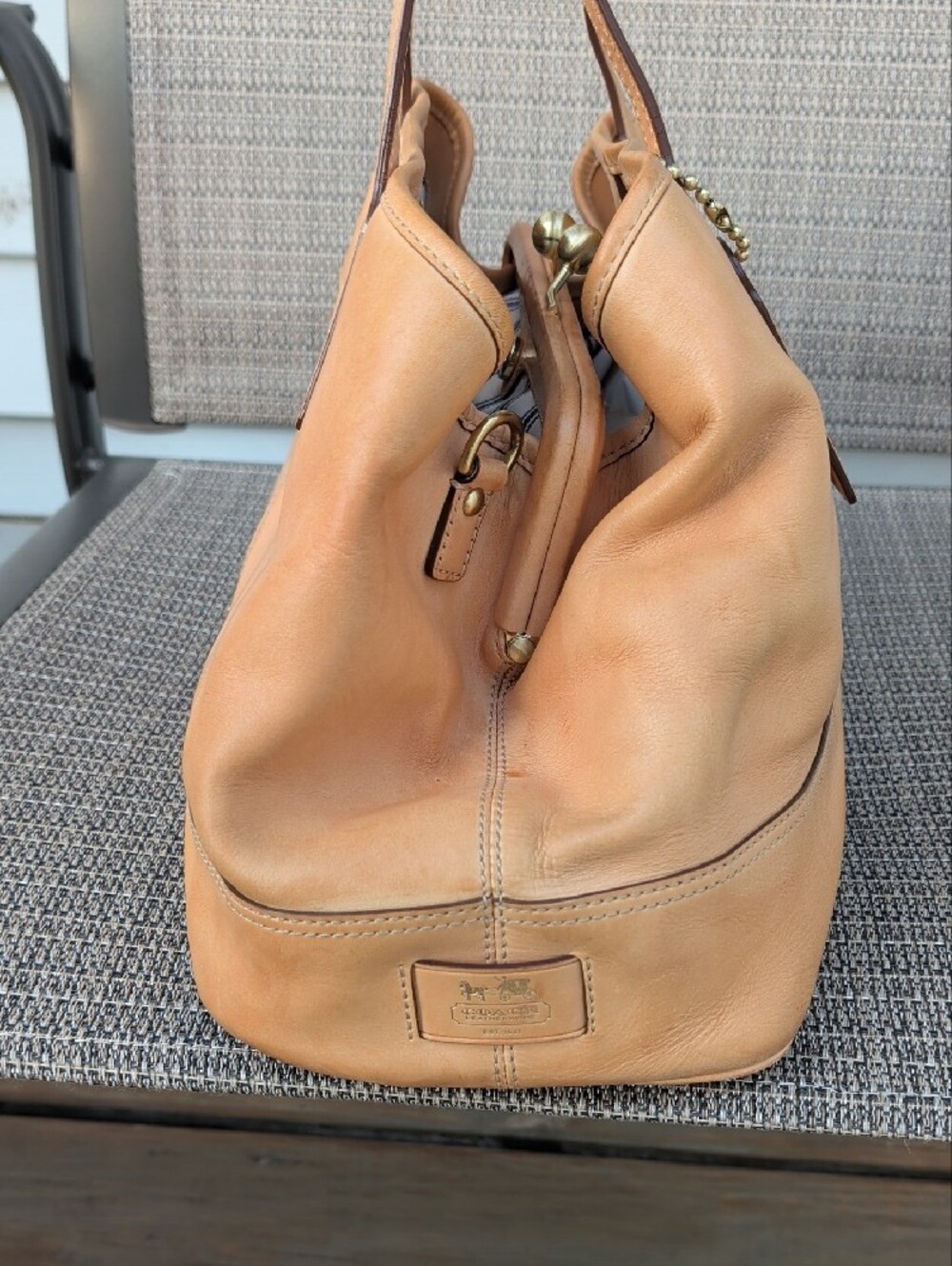 Coach Hamptons Convertible Kisslock Satchel (M0873-14388) GUC - Picture 4 of 16